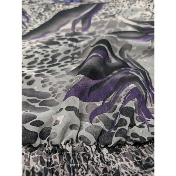 Miley Cyrus Blouse Women Purple & Gray Floral Short Sleeve Round Neck Casual Wom - Picture 3 of 5